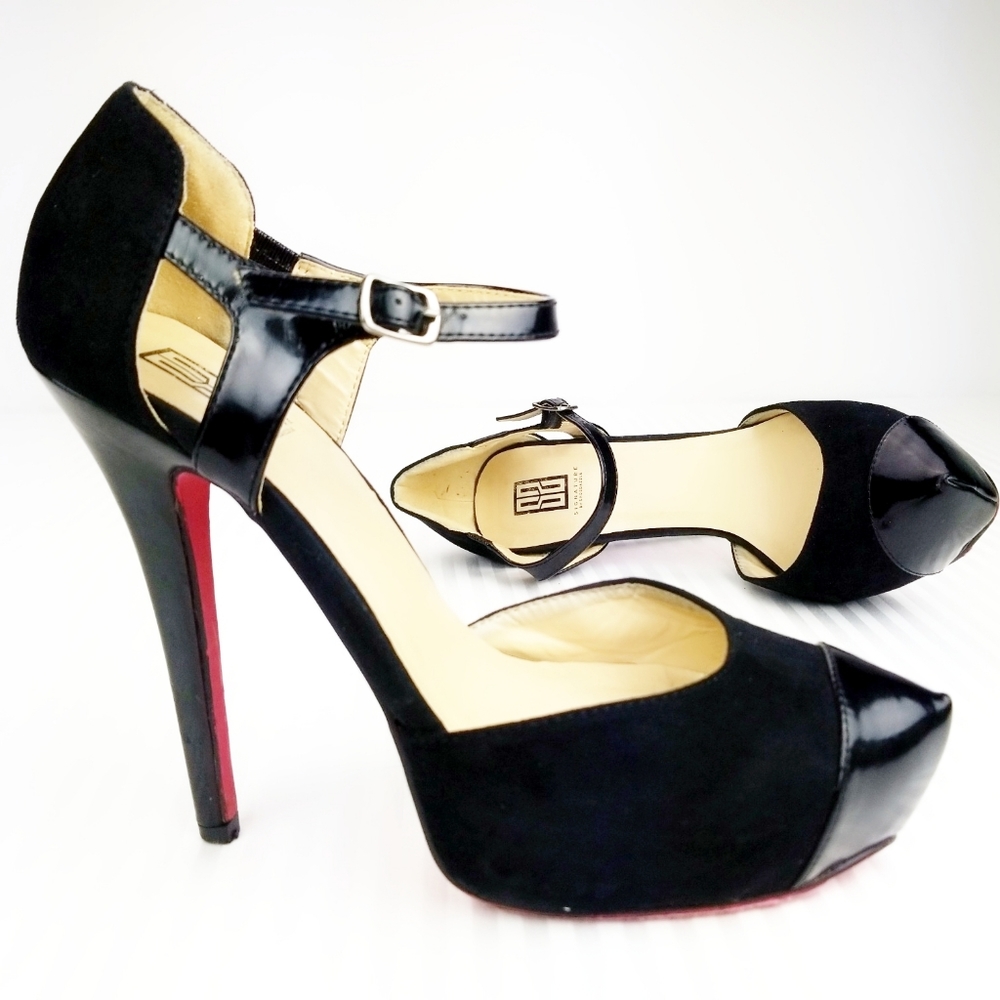 Signature by Shoe Dazzle Black Heels Size 8.5
